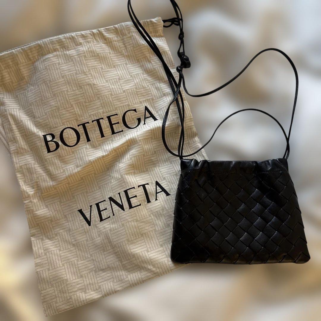 BOTTEGA VENETA スモールダストバッグ　ブラック　ショルダーバッグ