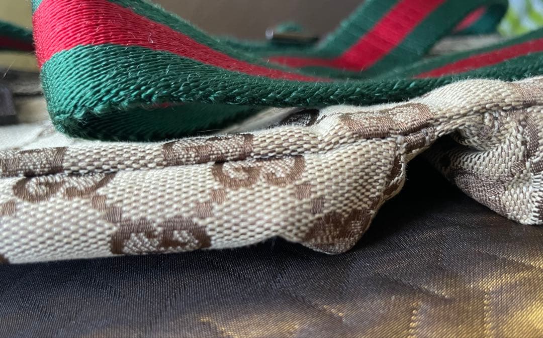 GUCCI ボディバッグ GG キャンバス シェリーライン