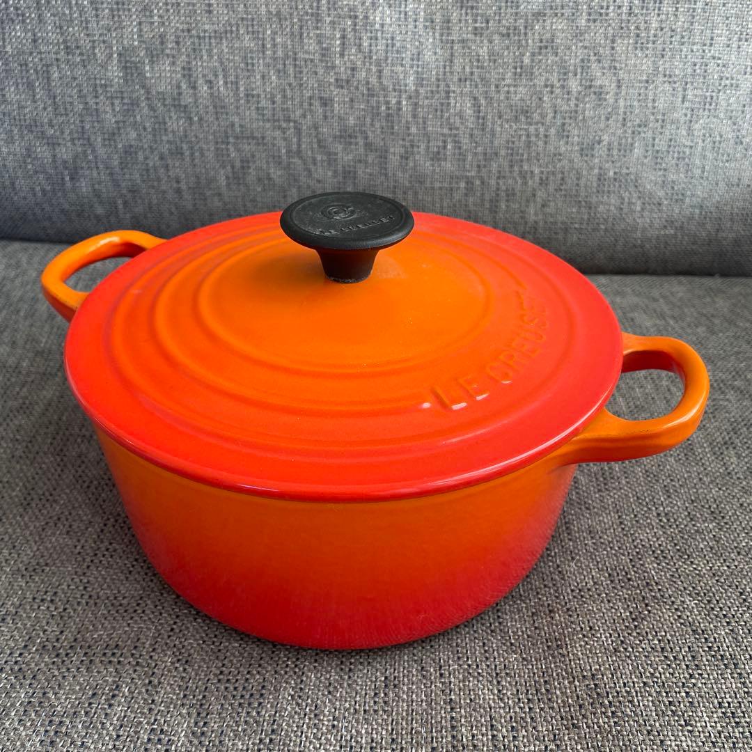 新品　ルクルーゼ　ココットロンド　両手鍋 18cm 箱無し