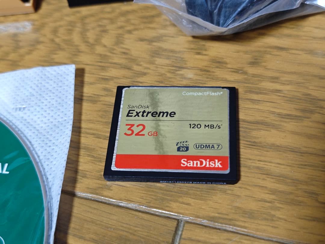 Canon EOS 5D Mark IV . BG-E20 . バッテリー各種