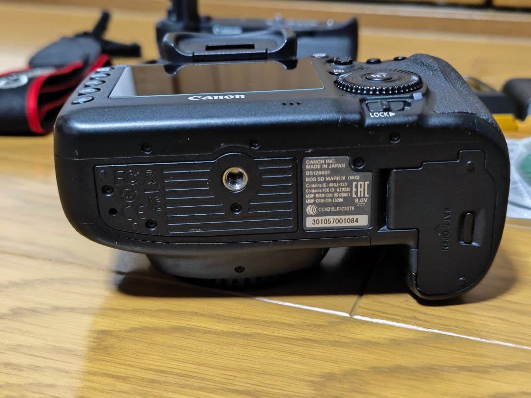 Canon EOS 5D Mark IV . BG-E20 . バッテリー各種