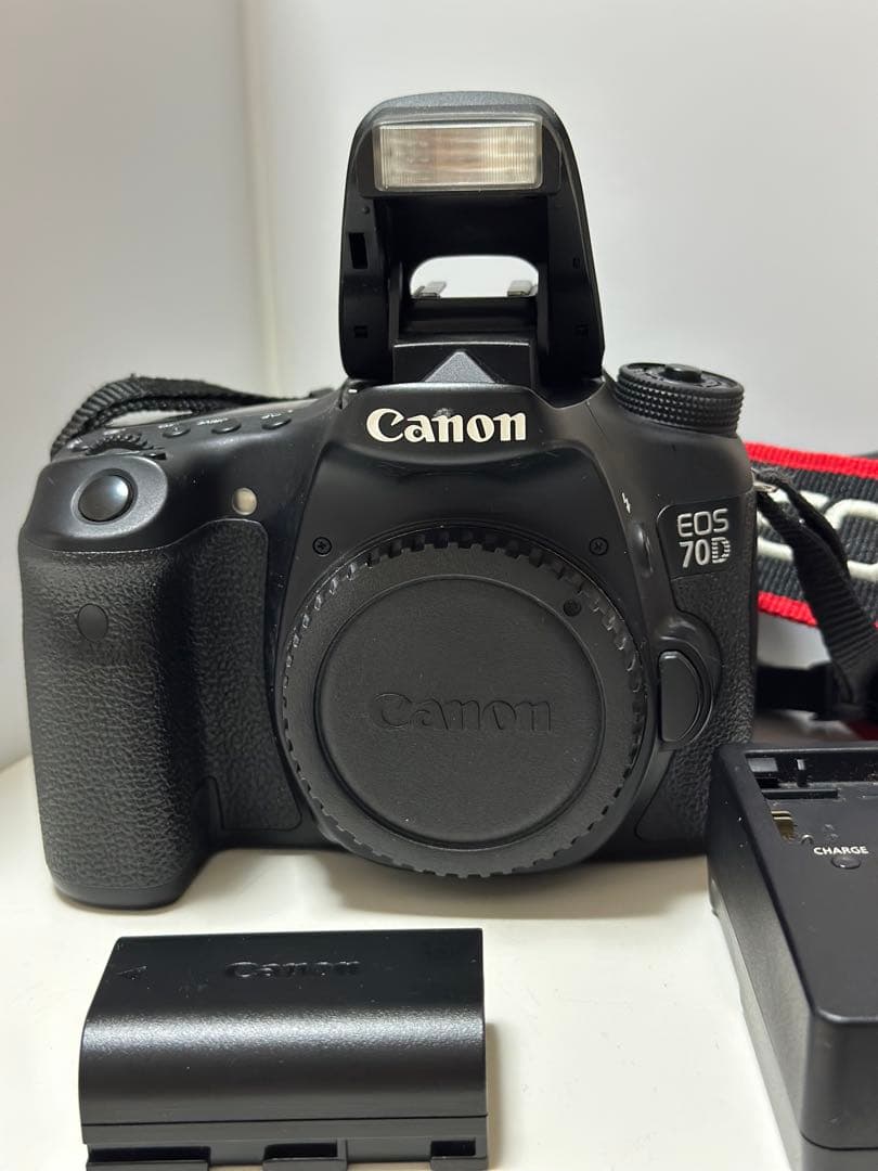 Canon EOS 70D 一眼レフカメラ　初心者向け　欠損あり　おまけ付き