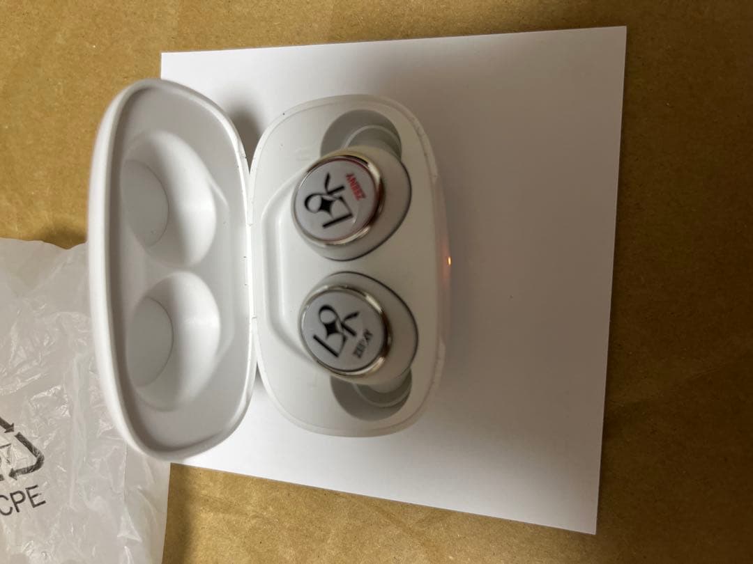 La prière コラボワイヤレスイヤホン ZEENY Lights3