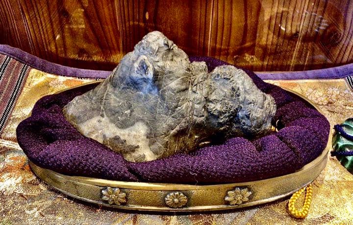 天覧石  裏千家14代、玉秀庵(淡々斎宗室、無限斎)所縁の盆石