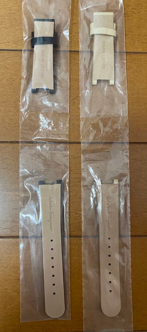 Ferragamo フェラガモ ダイヤ付きピンクベルト時計（変えベルト2本付き）