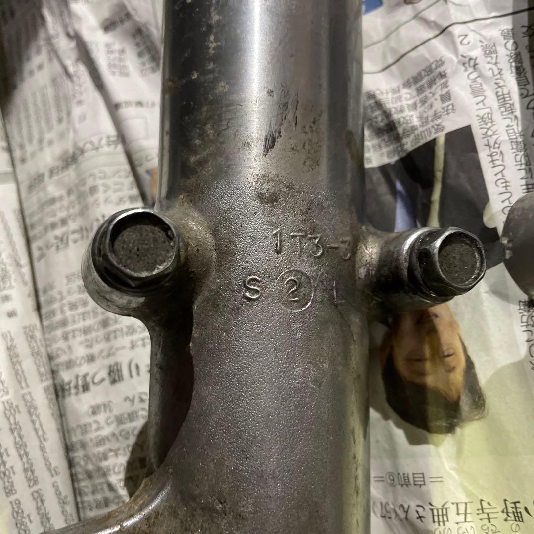 ヤマハ SR400 フロントフォーク　部品　1T3-3 1JR 3gw ドラム