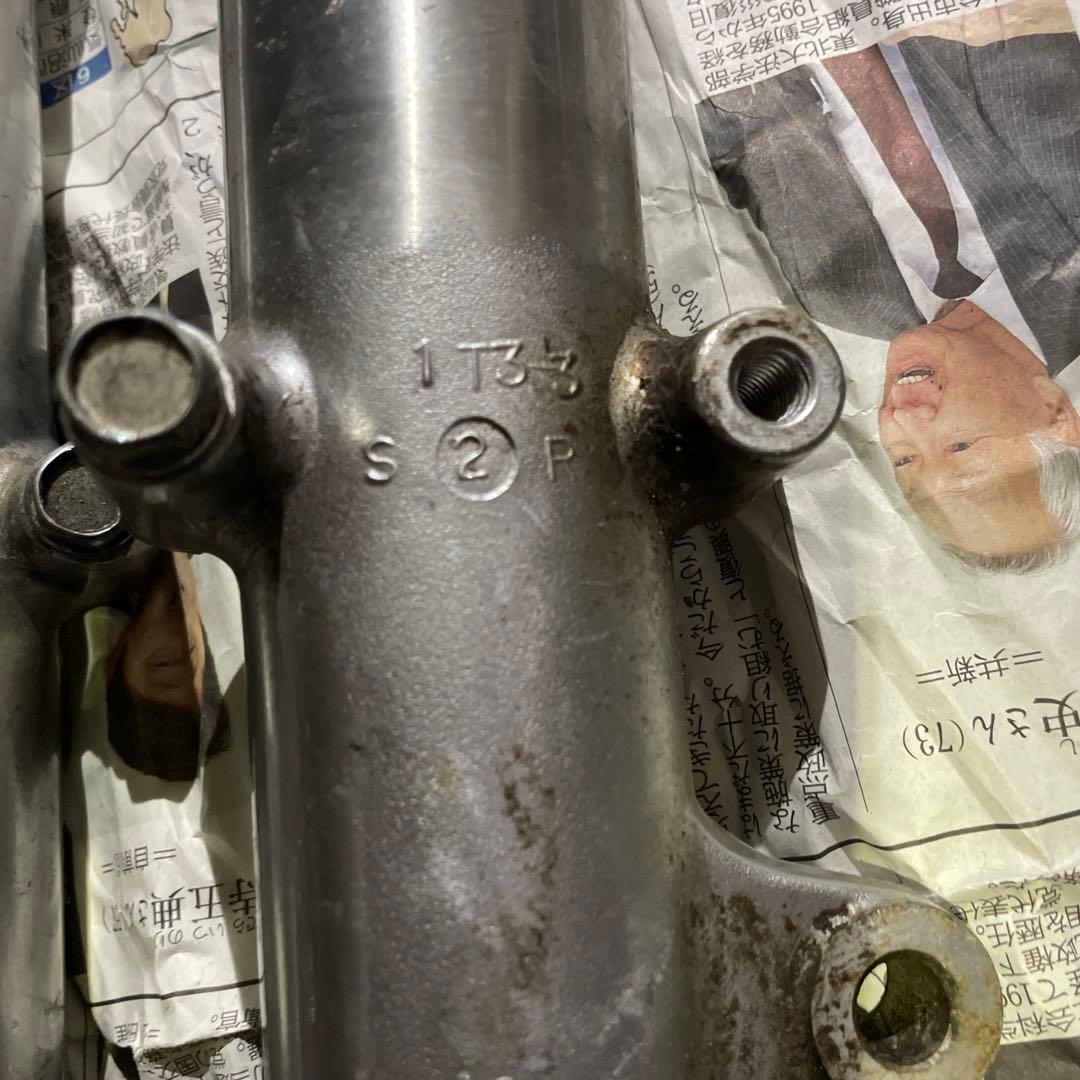 ヤマハ SR400 フロントフォーク　部品　1T3-3 1JR 3gw ドラム