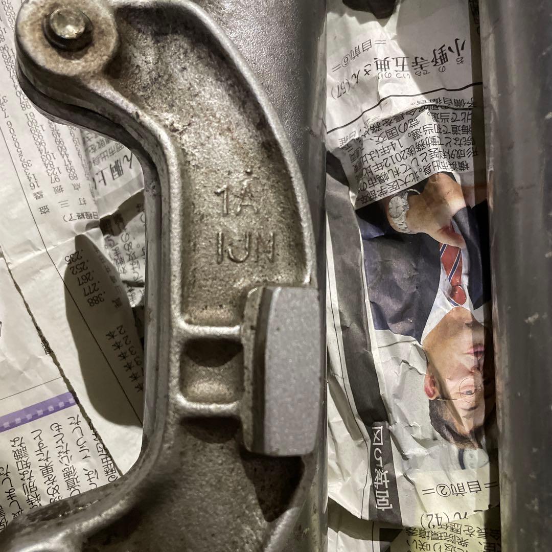 ヤマハ SR400 フロントフォーク　部品　1T3-3 1JR 3gw ドラム