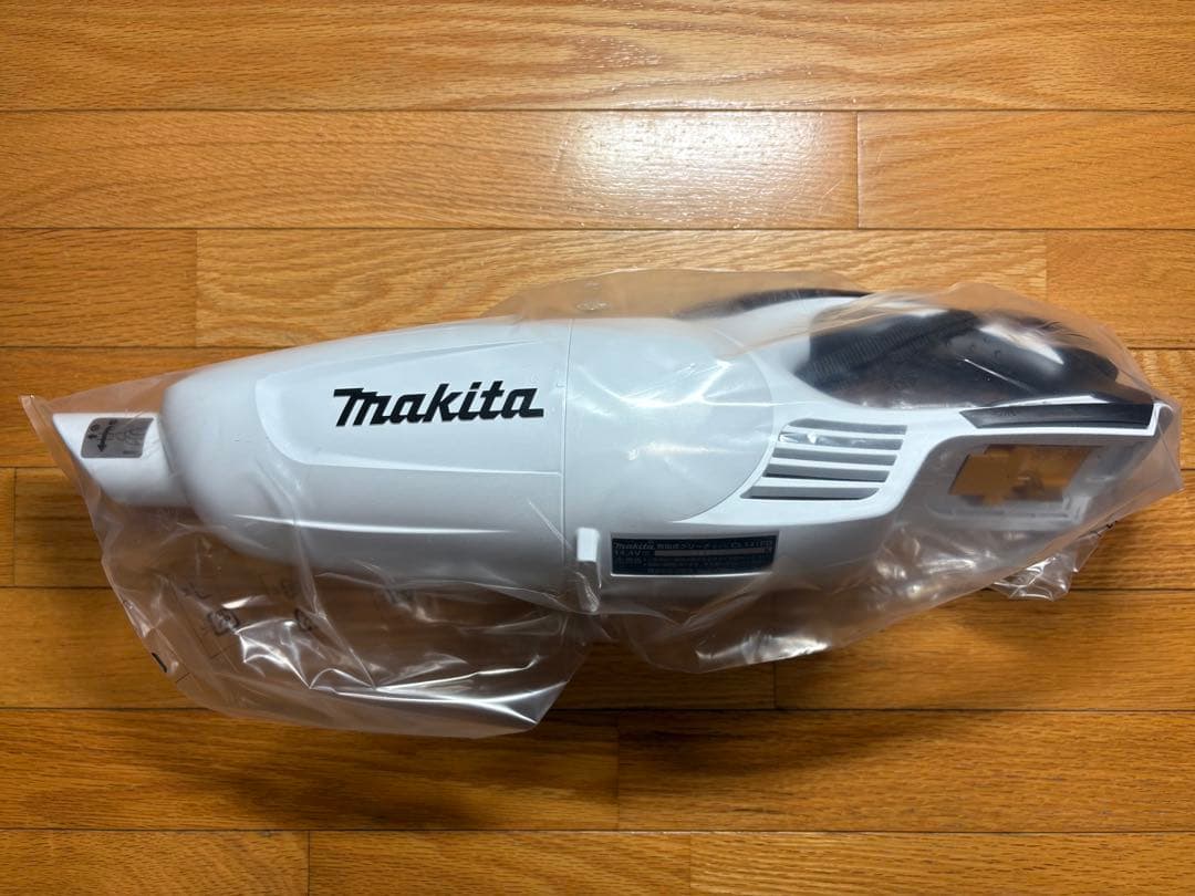 新品未使用　マキタ　充電式クリーナ CL141FDZW バッテリーと充電器は別売