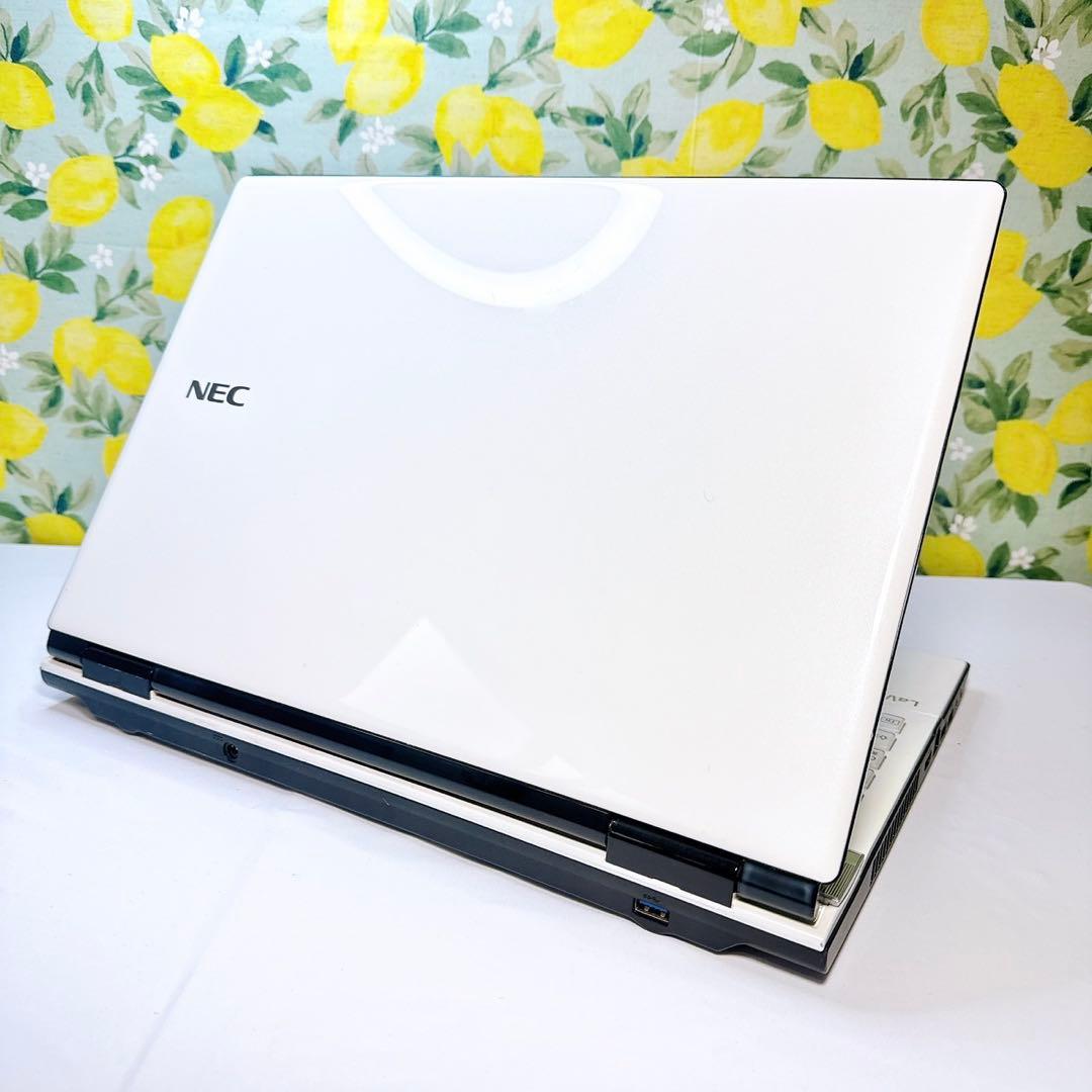 タッチパネル❤️ホワイトが可愛い❤️お部屋のインテリアにも馴染む❤️Windows11