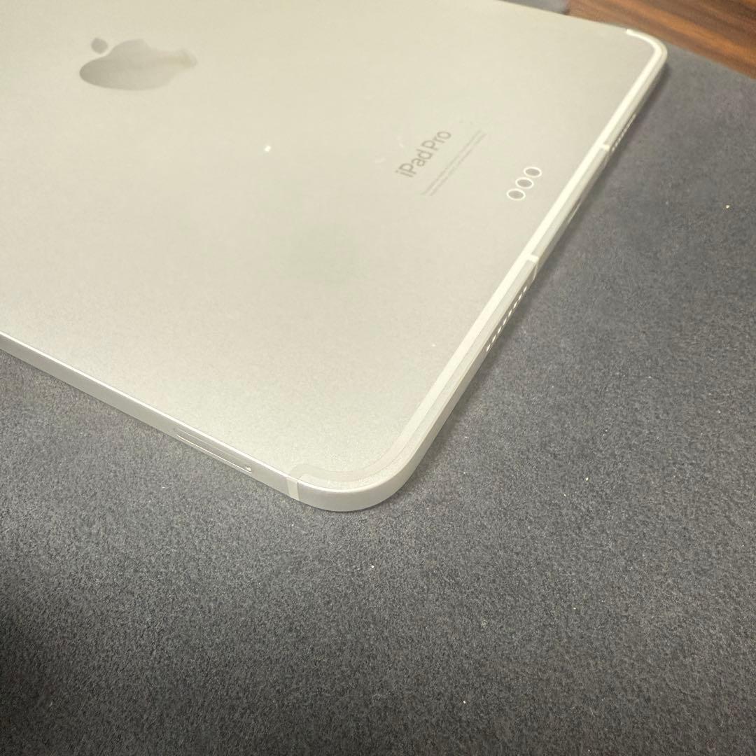 (ほぼ新品未使用)iPad Pro 11インチ 4th gen シルバー
