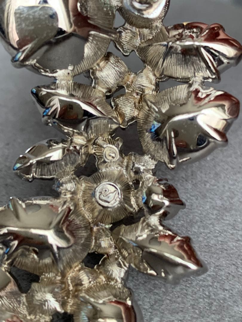 専用です。☆SWAROVSKI☆きらきらクリア　ロングブローチ/シルバー