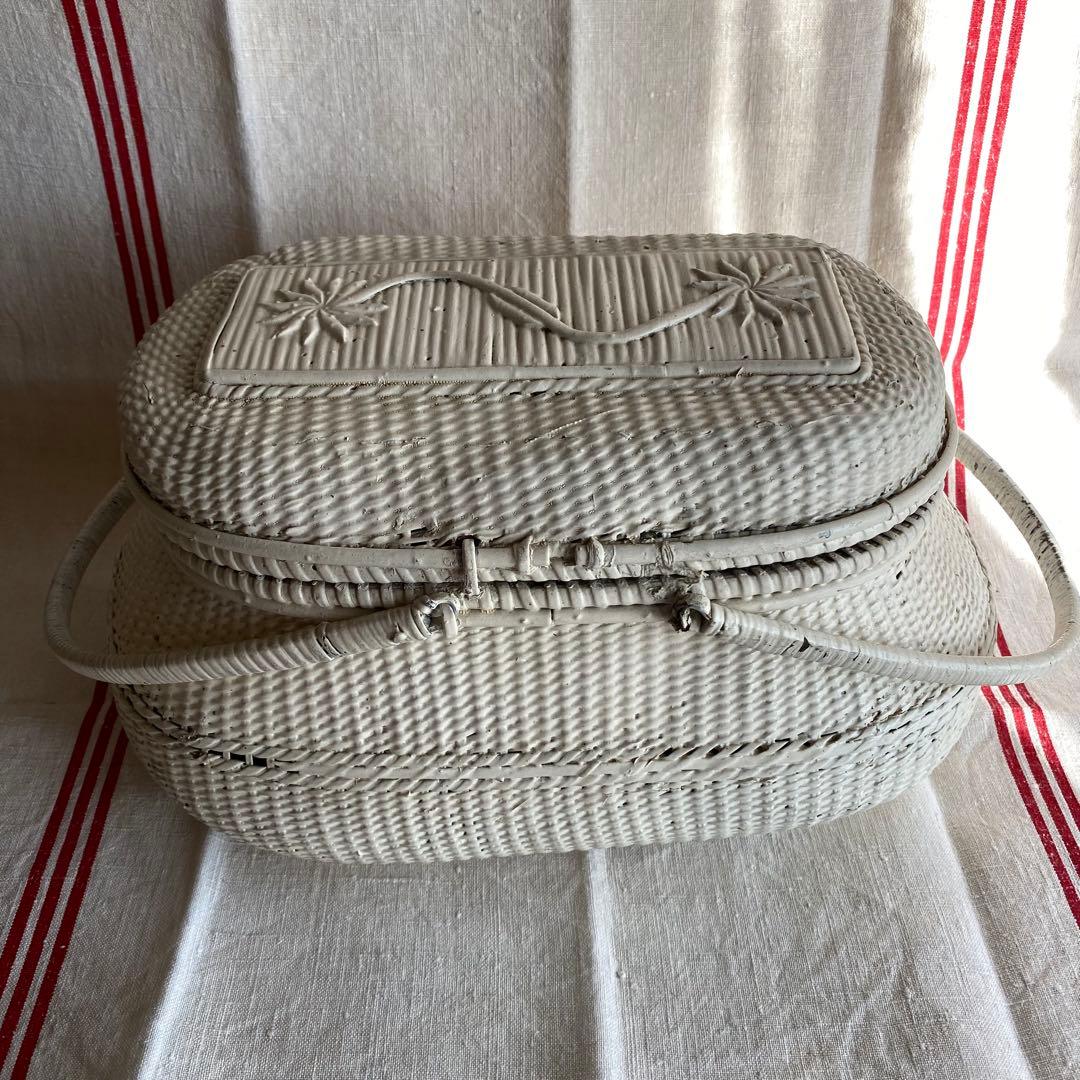 フランス　アンティークパニエ　プロヴァンスプリント　白いかご　ラタンバスケット