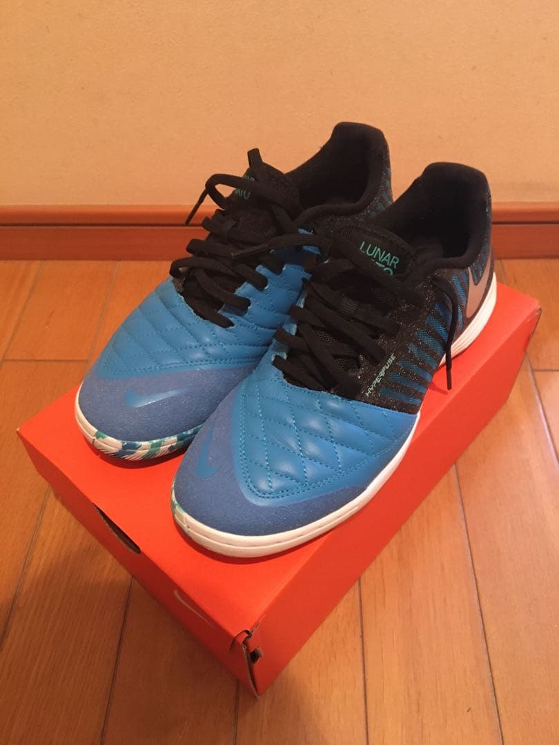 ナイキルナガト2 フットサルシューズ