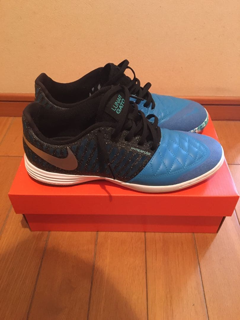 ナイキルナガト2 フットサルシューズ