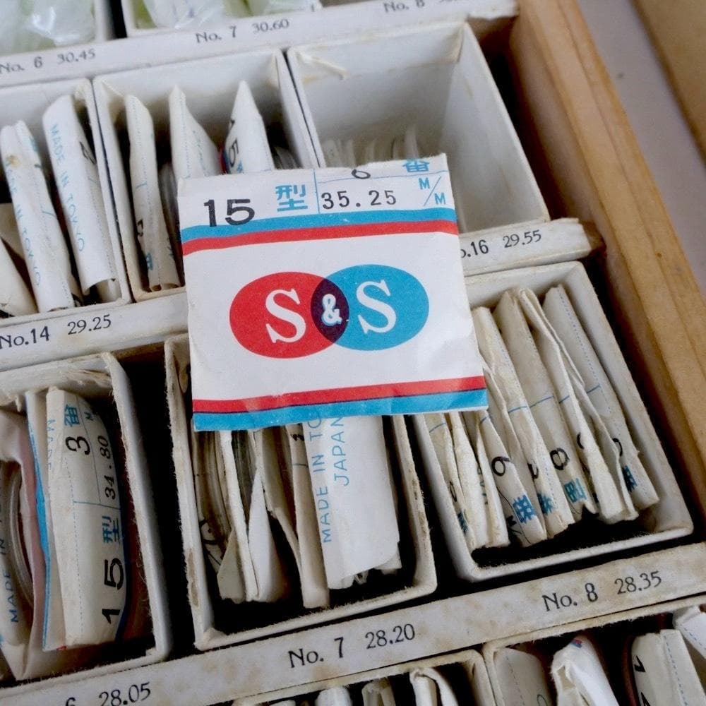 閉店時計屋回収品 腕時計 部品 ジャンク トキライト 風防 パーツ プラスチック