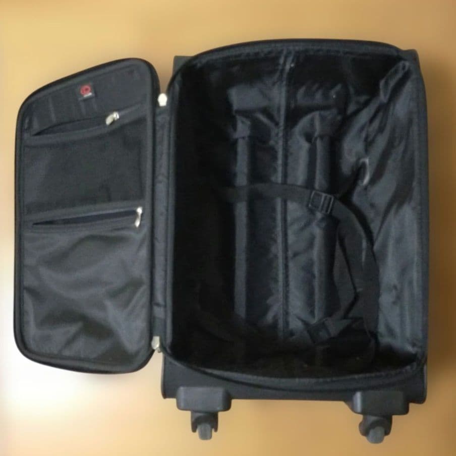 ACE. AVALLON ソフトキャリーケース ブラック 中型キャリーケース