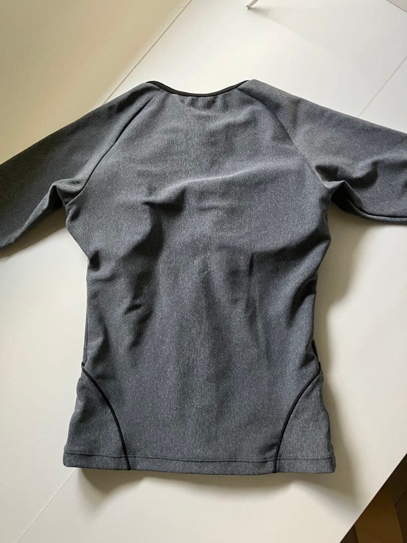 デサントとワコールコラボ　セパレート水着　新品未使用　値札付き　ウエストスッキリ