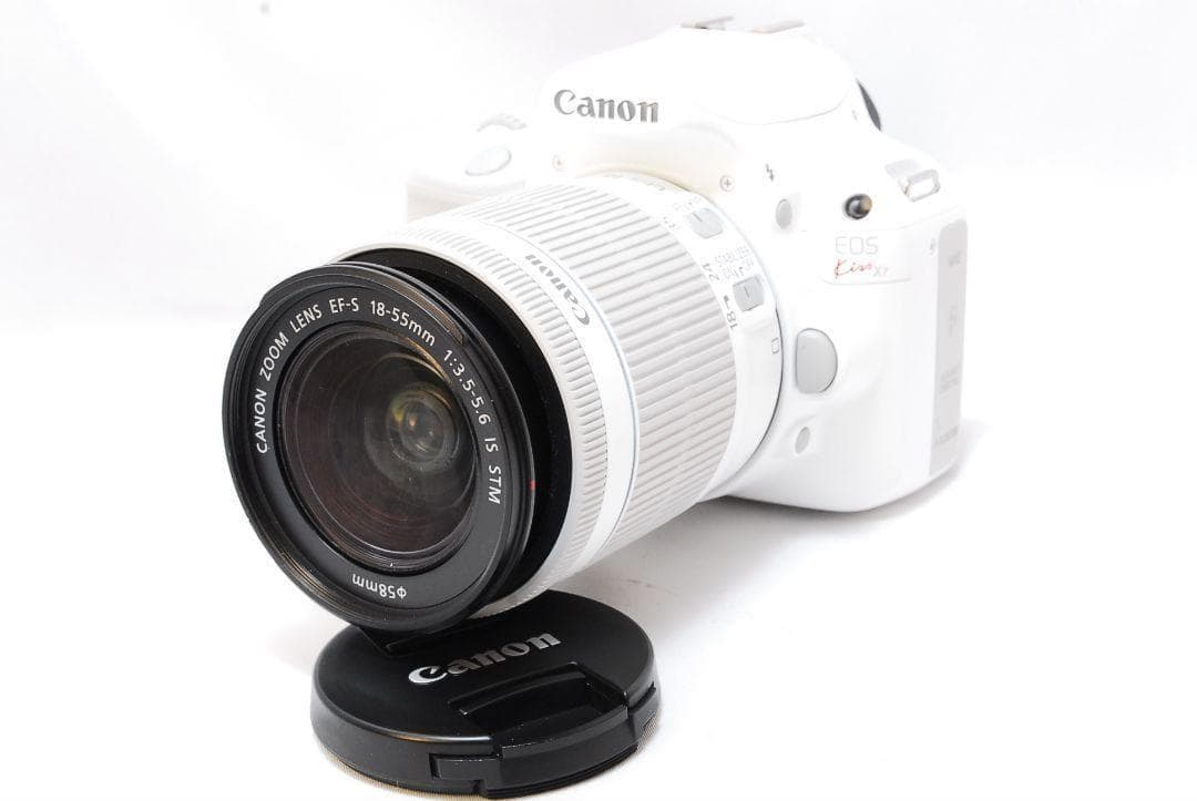 実用美品✨希少 ホワイト Canon EOS KissX7✨ショット数僅少 軽量