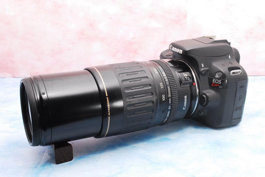 キャノン Kiss X7☆高性能STM＆超望遠☆一眼レフカメラ☆バッグ付