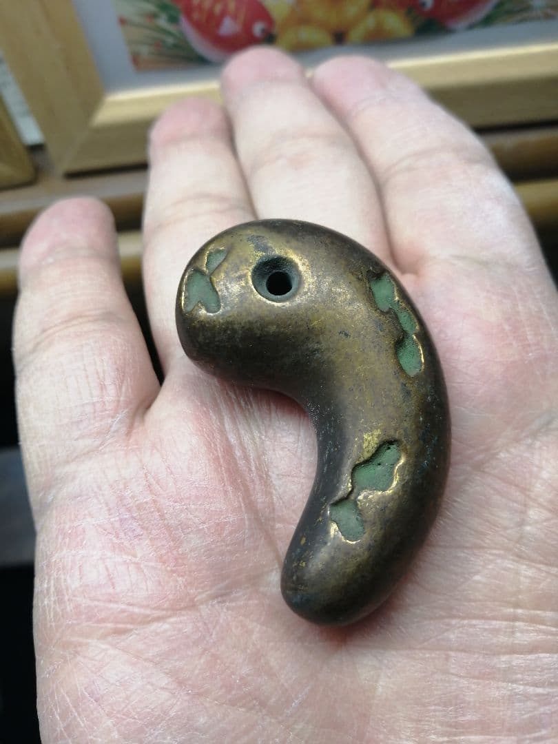 ★古墳期。『古銅鍍金勾玉』舶載品。　　鍍金。発掘品。埋蔵文化財。最終価格です。