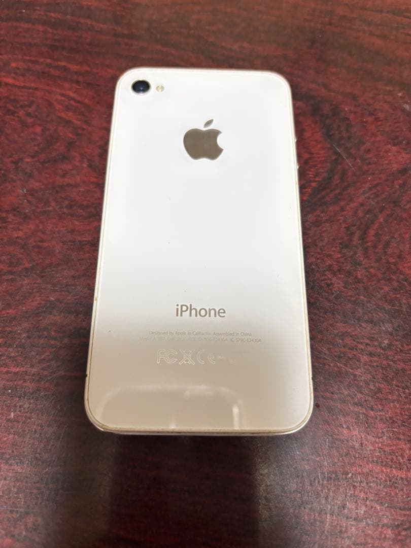 Apple iPhone 4sホワイト＆充電器