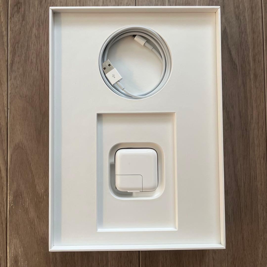 iPad (第6世代) 32GB Wi-Fi シルバー