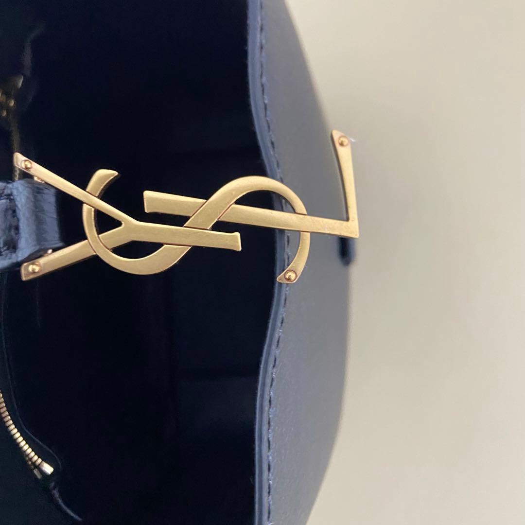 美品✨Saint Laurent（サンローラン） ロゴ付きレザーハンドバッグ