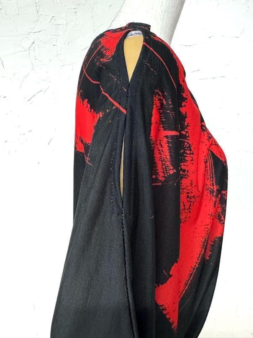 【ラテン】新品　黒　ツーピース　ドルマンセットアップ　赤黒　ｒ759