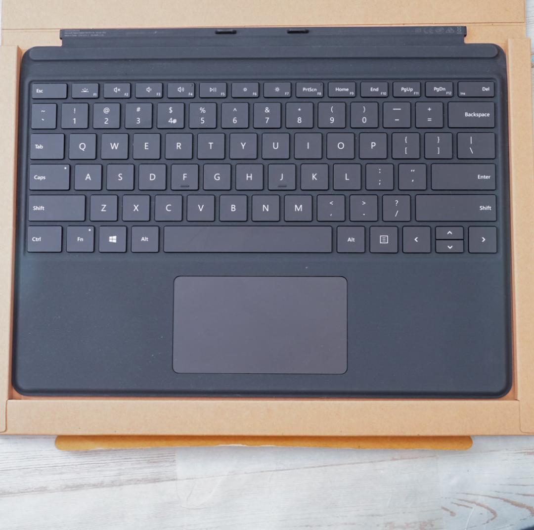 Surface Pro X 英字版 QJX-00021　未使用品