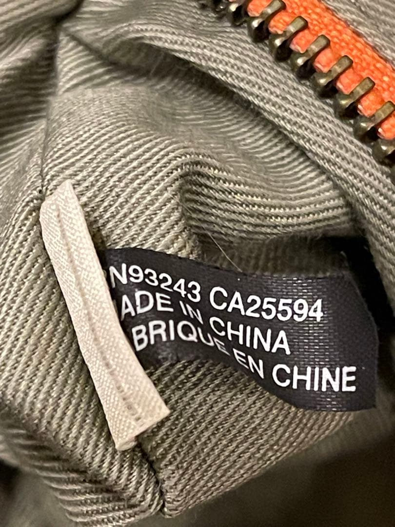 【激レア】DIESEL 特殊フォルム ショルダーバッグ 　メンズ、ユニセックス