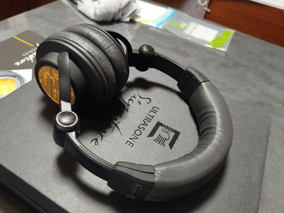 ヘッドホン Ultrasone Signature Master