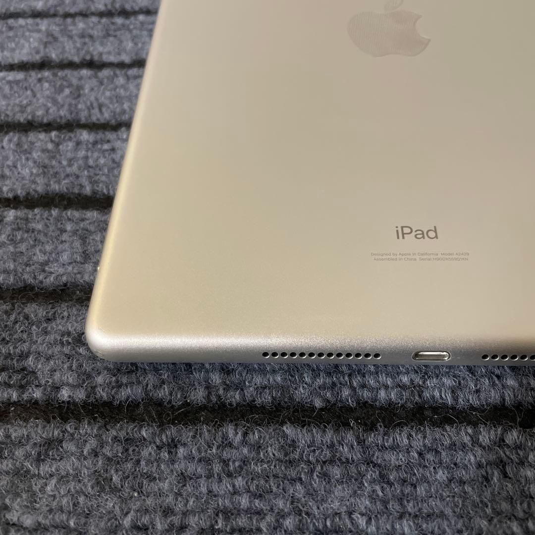 179 iPad 8世代 32GB SIMフリー シルバー