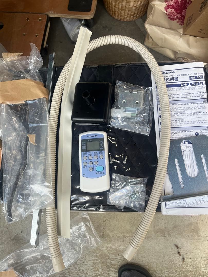 【美品】コロナ　窓用エアコン CWH-A1824R 2024年製