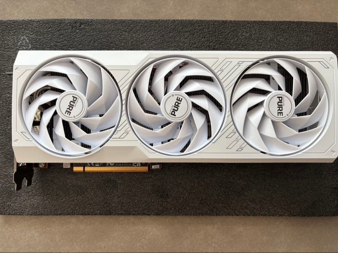 グラフィックボード・グラボ・ビデオカード Sapphire Radeon RX7800XT 16GB PURE
