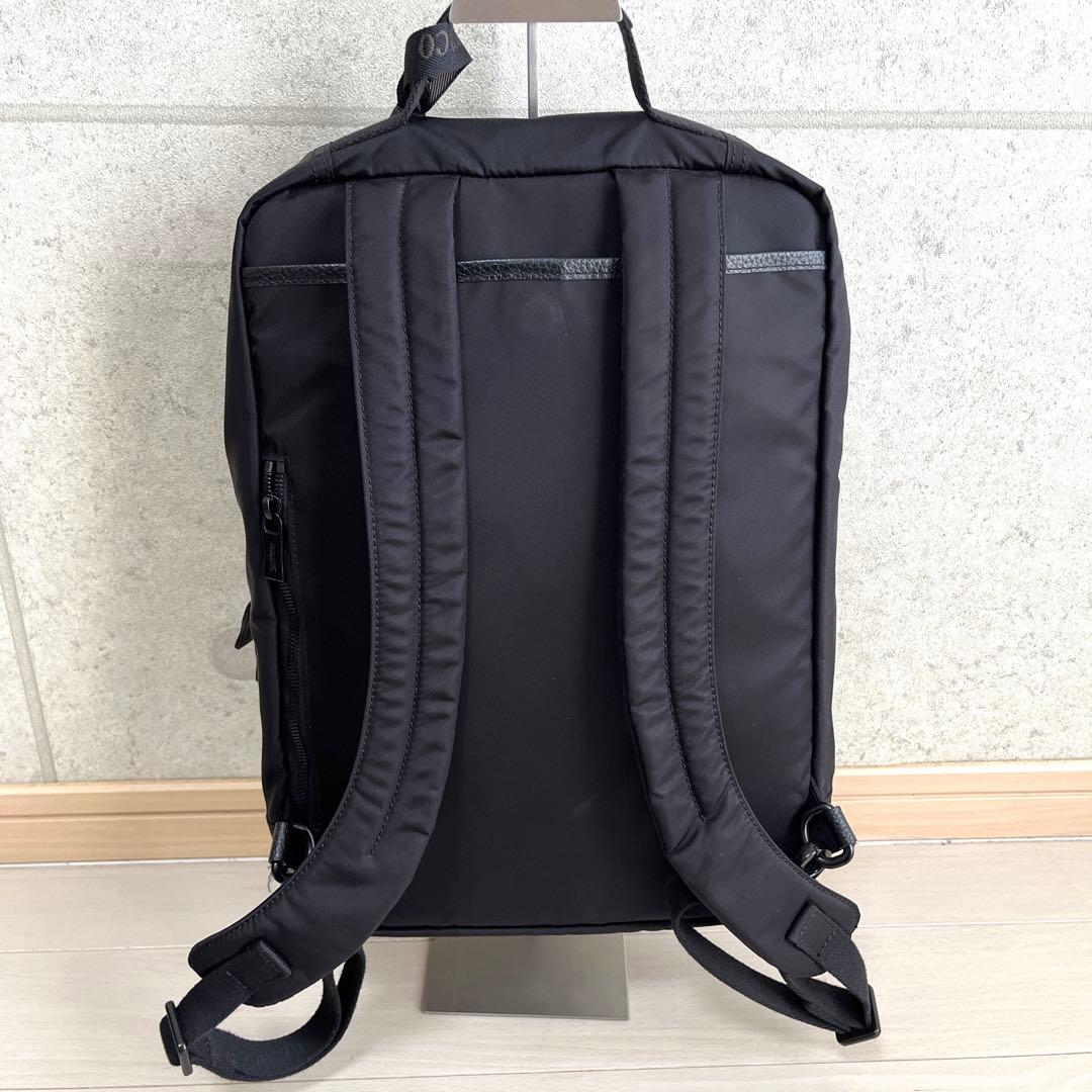 美品　オロビアンコ　リュック　バッグパック　A4 ビジネス　黒　ナイロン　レザー