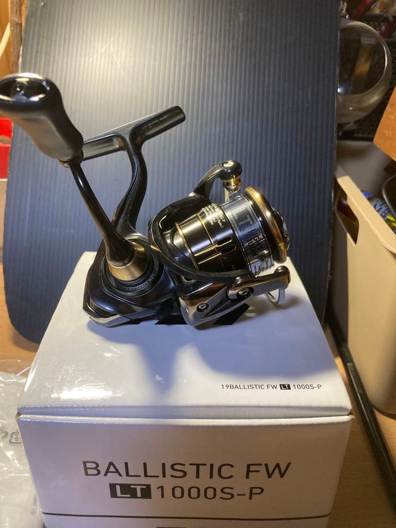 美品 Daiwa BALLISTIC FW LT1000S-P スピニングリール