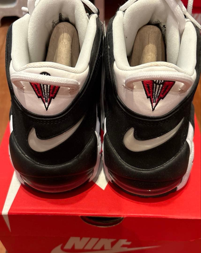 NIKE モアアップテンポ　人気のゼブラ