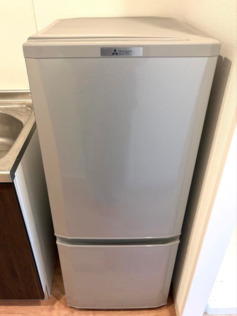 Mitsubishi 冷蔵庫 シルバー（送料込み／1人暮らし用）