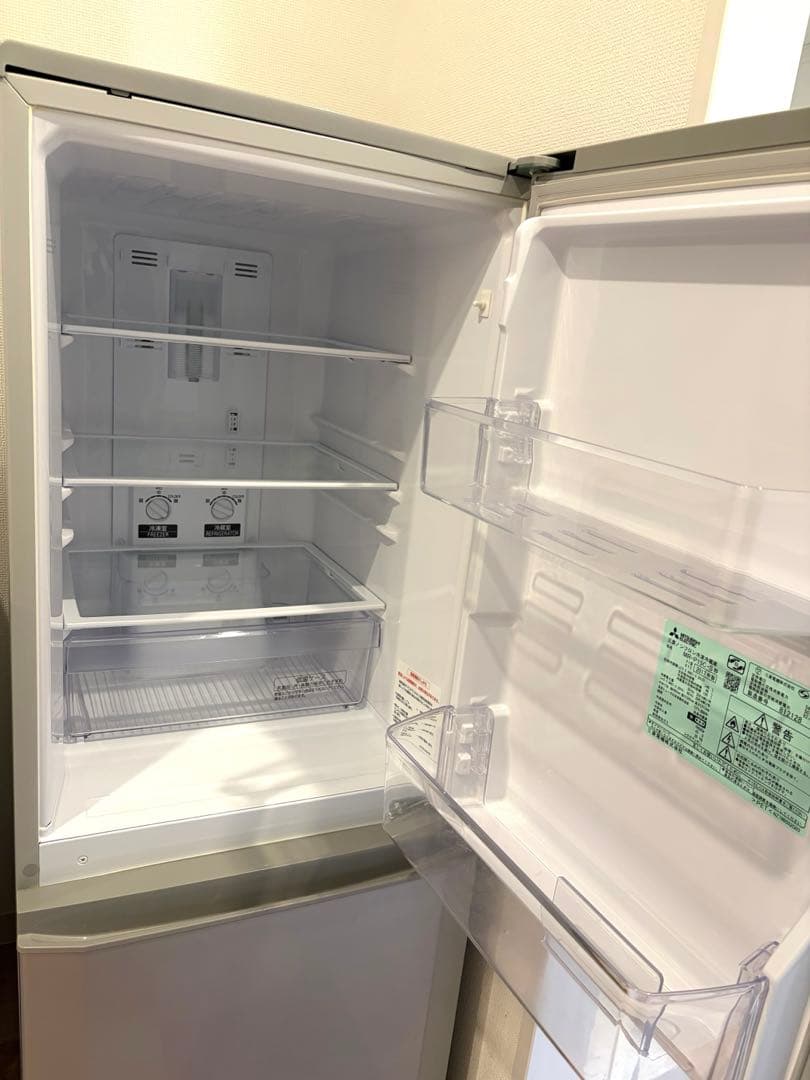 Mitsubishi 冷蔵庫 シルバー（送料込み／1人暮らし用）