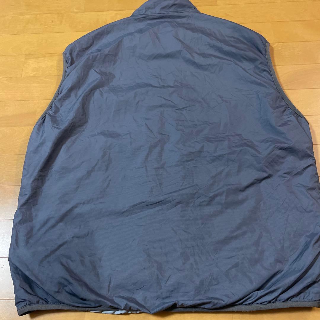 .*様 patagonia ナイロンベスト グレー パフボール