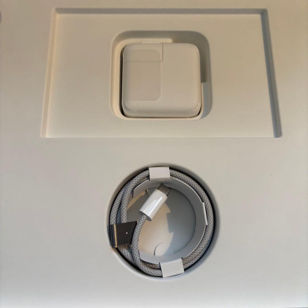 【美品】MacBook Air M2 13.6 8GB 256GB