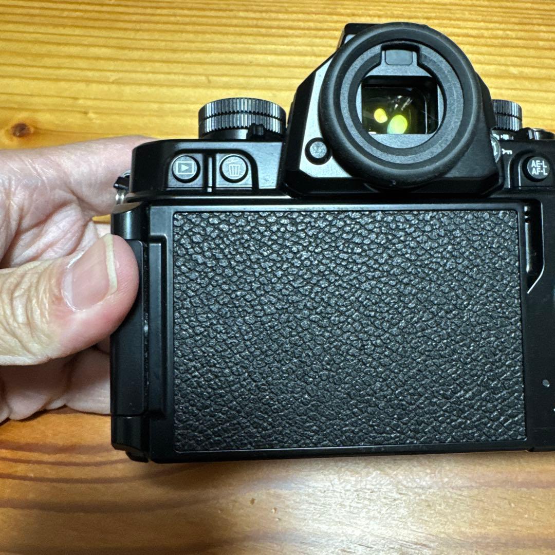 Nikon zf 本体　箱付き　ショット数4500枚