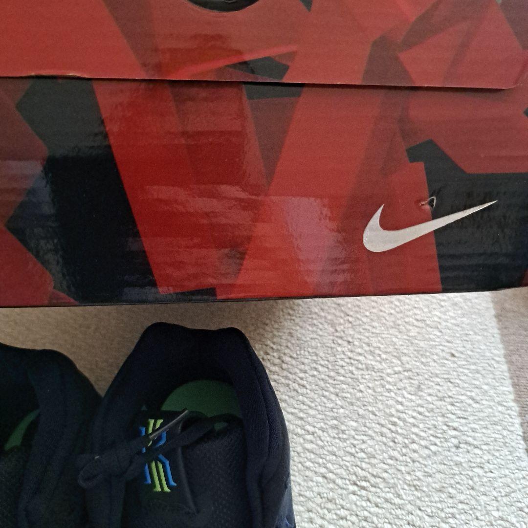 Kyrie Irving バスケットボールシューズ ネイビー