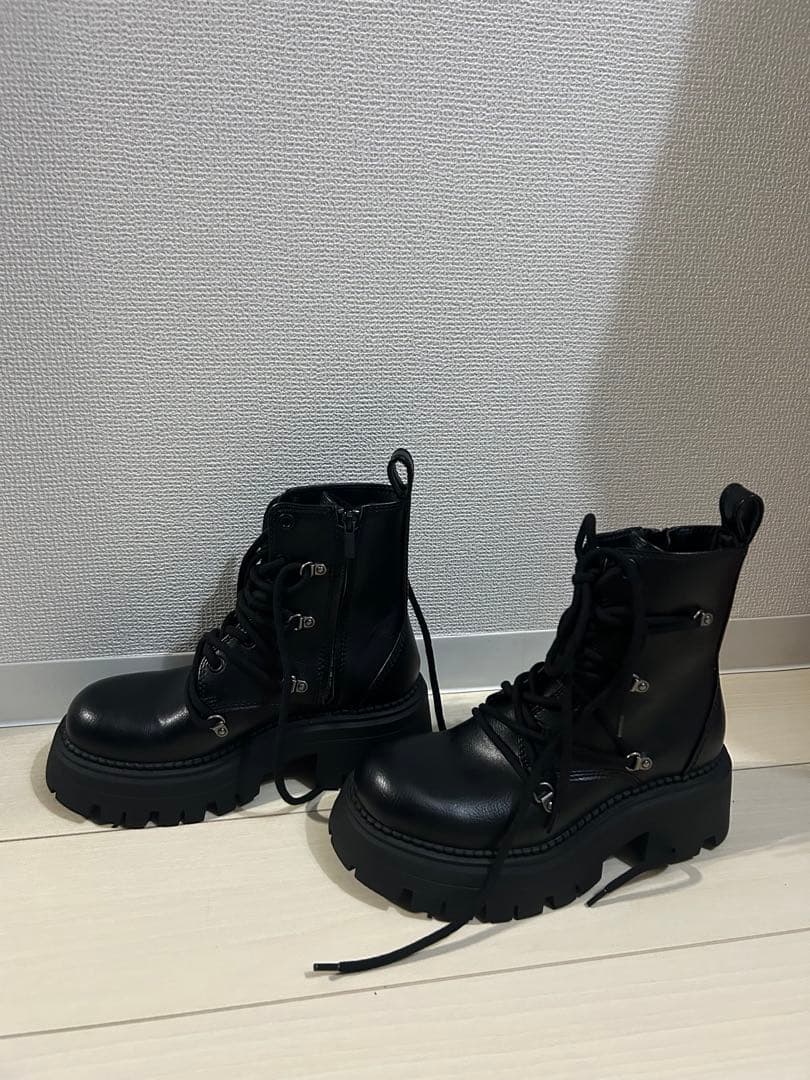 激レア　新品未使用　ZARA ボリュームレースアップブーツ　39 25 24.5