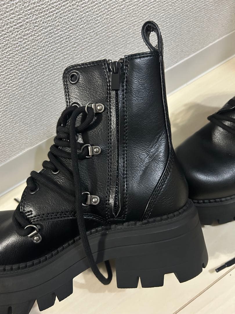 激レア　新品未使用　ZARA ボリュームレースアップブーツ　39 25 24.5