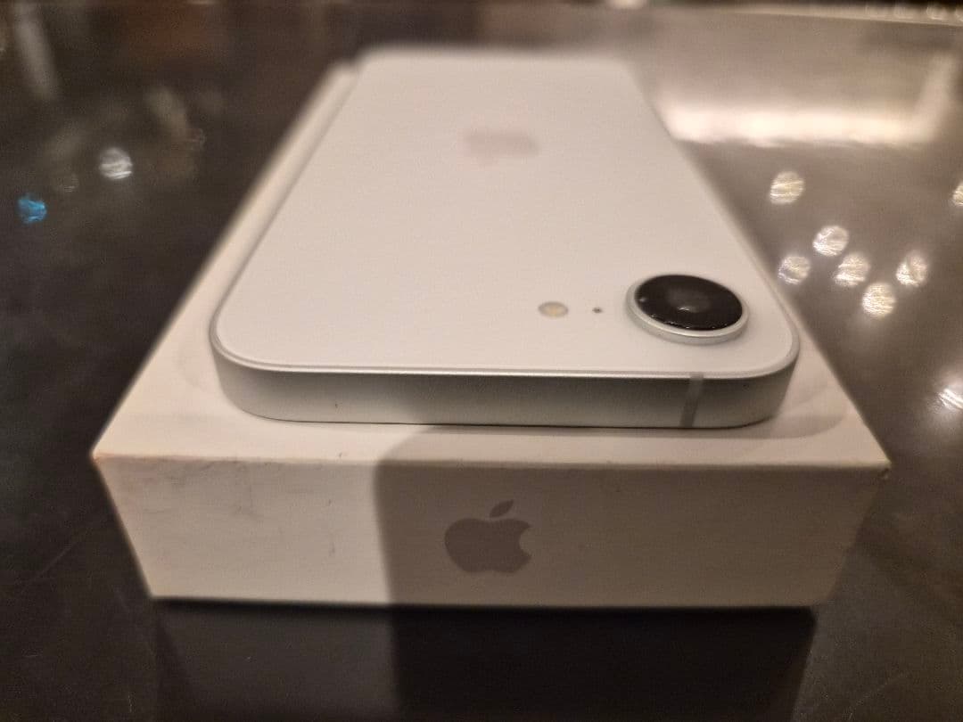 iPhone 16e 128GB white 本体 箱付き