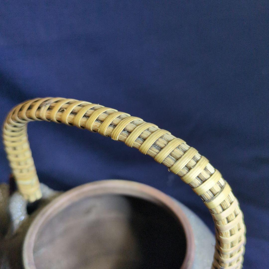 白灰色の陶磁器製茶釜 土瓶竹製持ち手付き骨董(江戸中期)