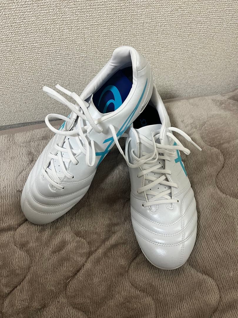 ASICS サッカースパイク ホワイト/ブルー　DS LIGHT 取り替え式