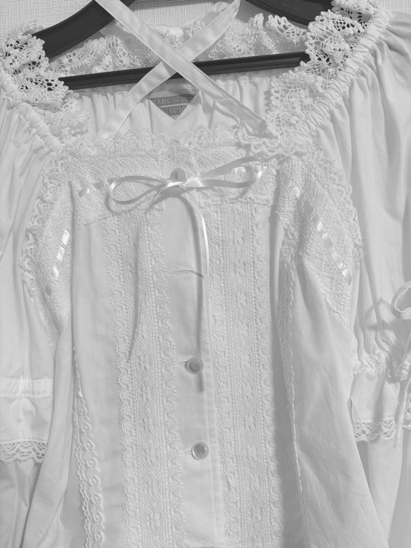 ベイビーザスターズシャインブライト☆姫袖後ろシャーリングブラウス